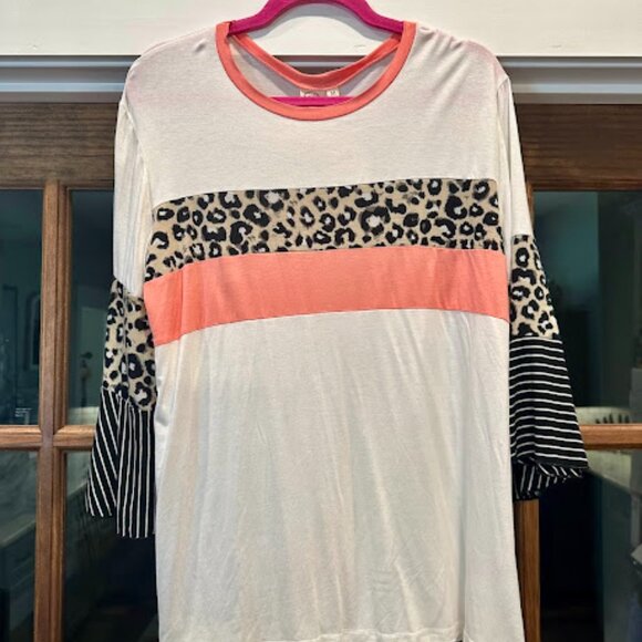 🔹Grace & Emma Colorblock Animal Print Bell Sleeve Top - Picture 5 of 5